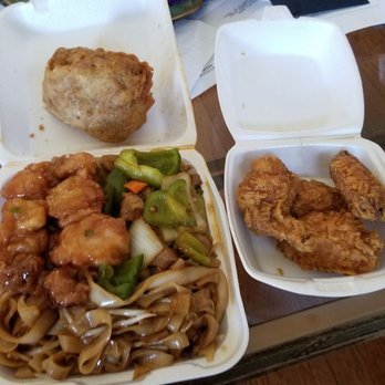 Canton Kitchen - Two-item combo with chow fun noodles. I paid 199 for that big ass egg roll which was absolutely delicious - Chinese Near Me - Inglewood, California Canton Kitchen - Two-item combo with chow fun noodles. I paid 199 for that big ass egg roll which was absolutely delicious - Chinese Near Me - Inglewood, California