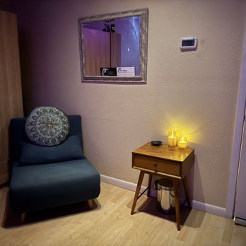 WellSpace Bodywork - Sitting area of the treatment room - Massage Therapy Near Me - Austin, Texas WellSpace Bodywork - Sitting area of the treatment room - Massage Therapy Near Me - Austin, Texas