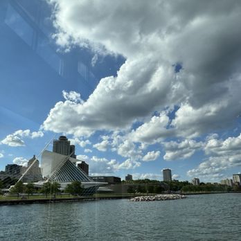 Harbor House - Seafood Near Me - Milwaukee, Wisconsin