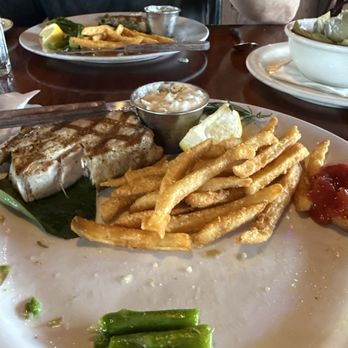 Buzz's - Ahi special - Steakhouses Near Me - Kailua, Hawaii