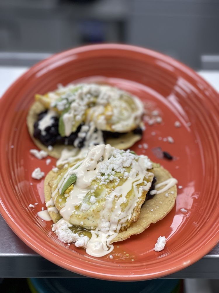 Besitos Mexican Kitchen - Anniston Logo