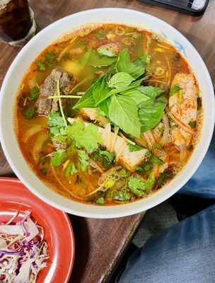 Cafe & pho Hoang by null