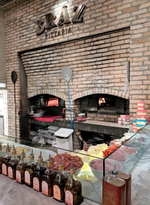 Bráz Pizzaria by null