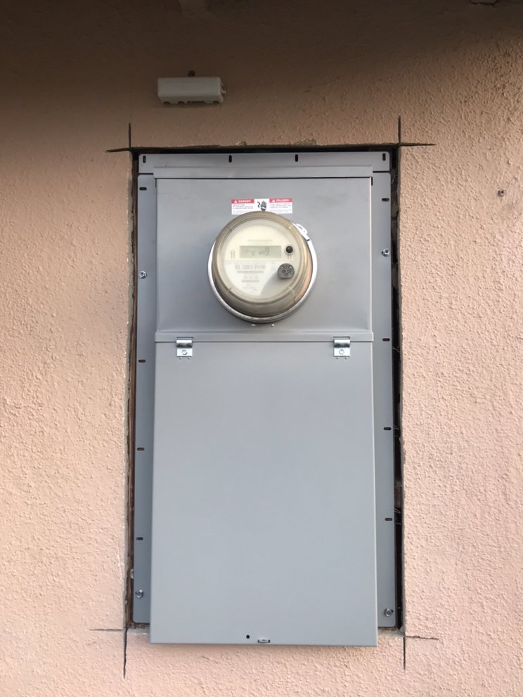 Slide of Supreme Electrical Services