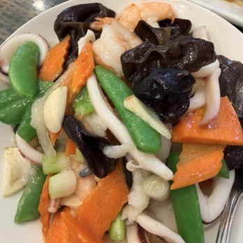 Momo Bistro & Bakery - Stir Fried Triple Delight(Fish Fillet Shrimp Squid) (L) - Taiwanese Near Me - Monrovia, California
