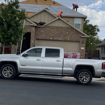 Flores Landscaping - Replacing shingle on two store house - Landscaping Near Me - Austin, Texas Flores Landscaping - Replacing shingle on two store house - Landscaping Near Me - Austin, Texas