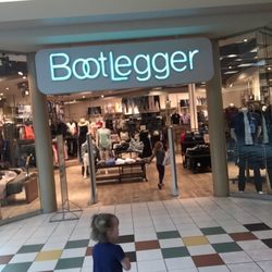 Bootlegger/Ricki's