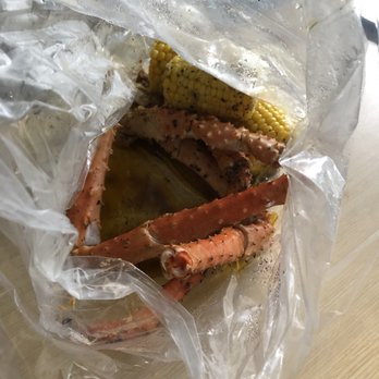 Crawfish King - 1lb King Crab legs boil with corn - Cajun/Creole Near Me - Seattle, Washington