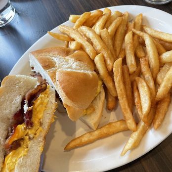 Lindenhurst Diner - Bacon egg and cheese on a roll - Diners Near Me - Lindenhurst, New York Lindenhurst Diner - Bacon egg and cheese on a roll - Diners Near Me - Lindenhurst, New York