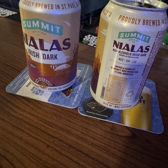 McCarron's Pub & Grill - N/A beer- Summit nialas - American Near Me - Maplewood, Minnesota