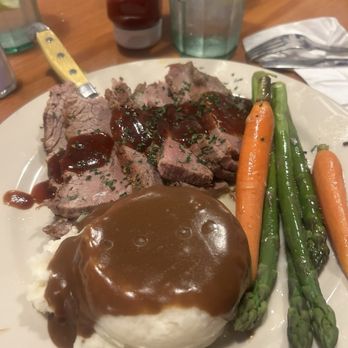 Rainbow Oaks Restaurant - Tri tip - American Near Me - Fallbrook, California Rainbow Oaks Restaurant - Tri tip - American Near Me - Fallbrook, California