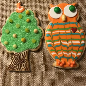 Sweet Dani B - Mother's Day workshop cookies - Themed Cafes Near Me - Asbury Park, New Jersey