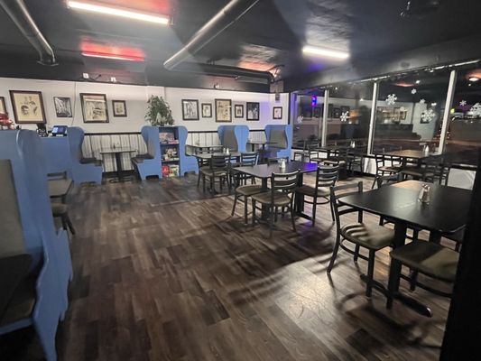 Eddie's Kitchen & Tavern by null