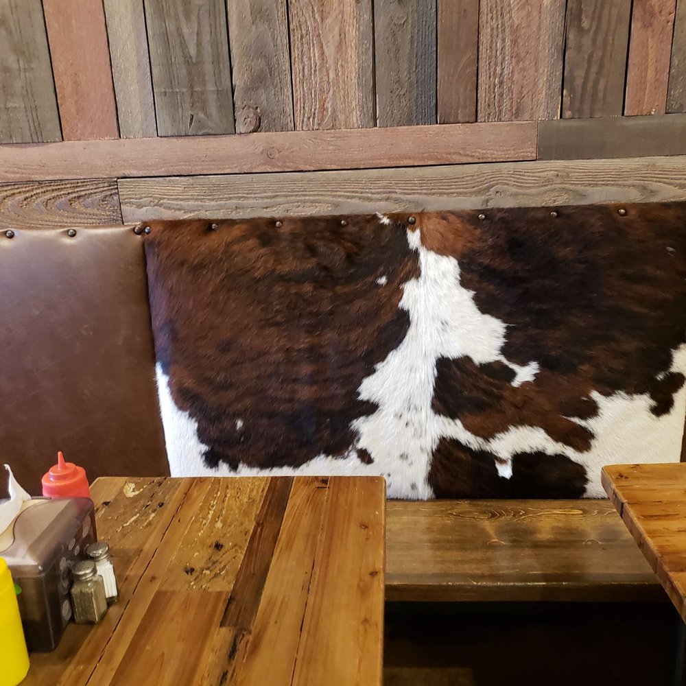 Grassburger - Decor - Burgers Near Me - Albuquerque, New Mexico
