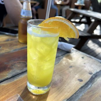 Hops & Thyme - Cocktail - Beer Gardens Near Me - Lakeway, Texas