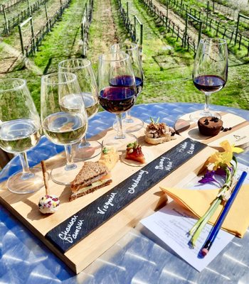 vinAmité Cellars - Winery and Wine Lounge by null