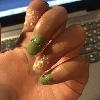 Queen's Nails & Facial - By Amy - Nail Salons Near Me - Los Alamitos, California