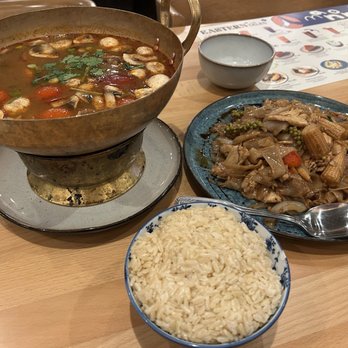 Manon - Tom Yum Soup Pad Kee Mao - Thai Near Me - Fullerton, California Manon - Tom Yum Soup Pad Kee Mao - Thai Near Me - Fullerton, California