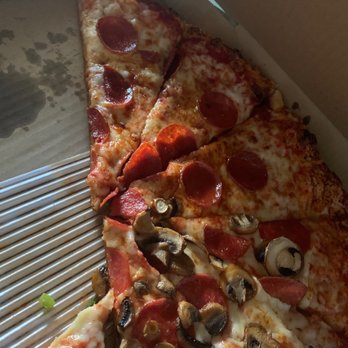Lamppost Pizza Orange - Pizza Near Me - Orange, California