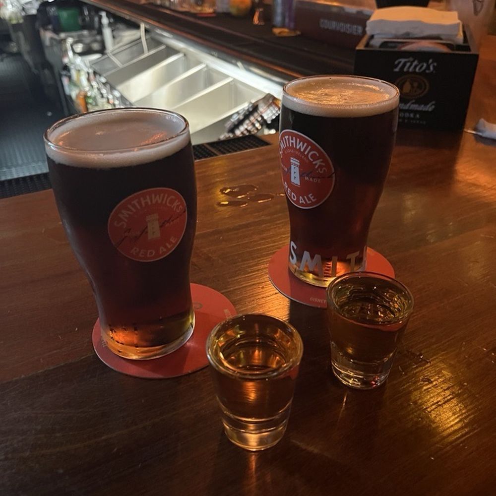 Gibney's NYC - Smithwicks and Jamesons - Irish Pub Near Me - New York, New York