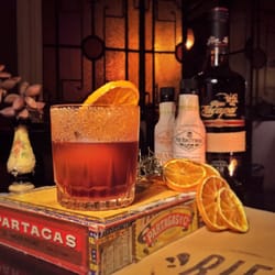 Ríe Bar - Ron Fashioned , algo de la coctelería de RIE..