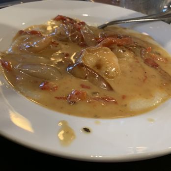 Dante's Kitchen - Shrimp and grits - New American Near Me - East Greenwich, Rhode Island