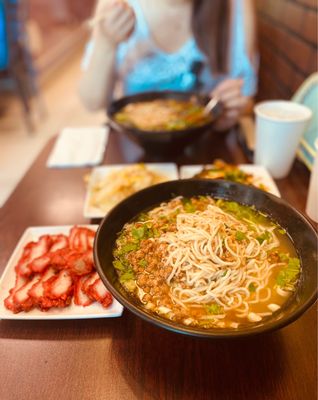 Monja Taiker by null