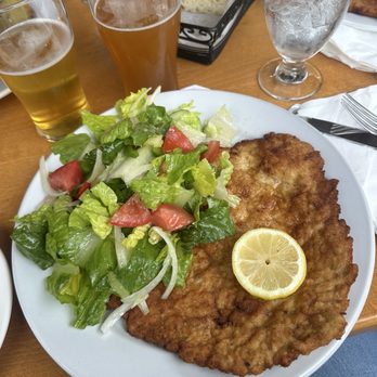 Old House Cosmopolitan Grill - Schweine Schnitzel - German Near Me - Alexandria, Virginia Old House Cosmopolitan Grill - Schweine Schnitzel - German Near Me - Alexandria, Virginia