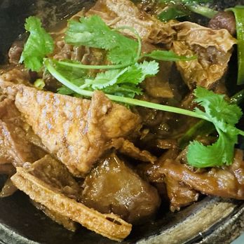 H K Café - 54. Lamb with Bean Curd Sheet in Clay Pot - Dim Sum Near Me - Portland, Oregon