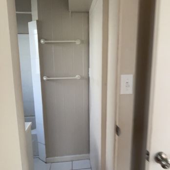 Gold Standard Cleaning Service - Clean bathroom - Home Cleaning Near Me