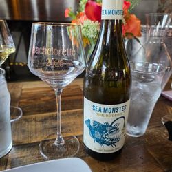 Decanter Tasting Room - Non alcoholic wine