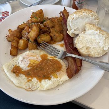 Winston’s Brunch Place - Breakfast & Brunch Near Me - Pacific Grove, California