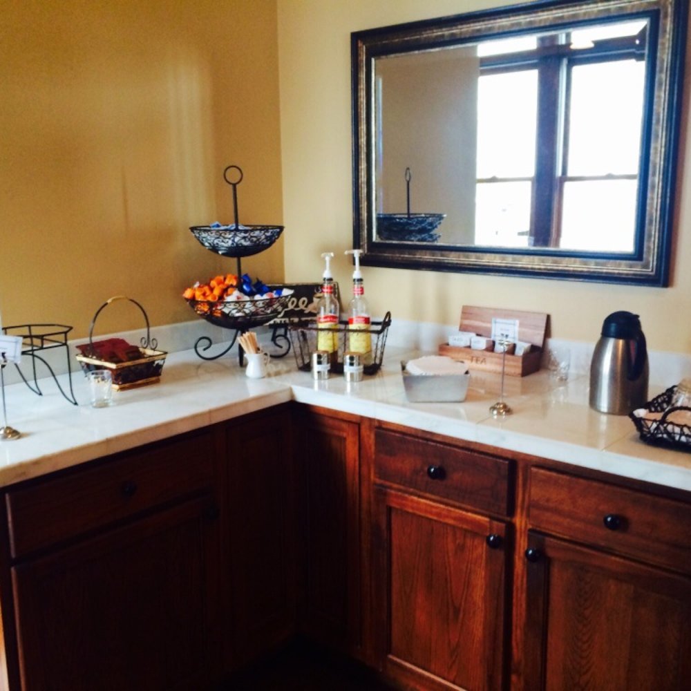 Sacajawea Hotel - Well stocked coffee bar - Hotels Near Me - Three Forks, Montana Sacajawea Hotel - Well stocked coffee bar - Hotels Near Me - Three Forks, Montana
