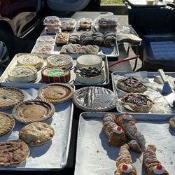 Sal & Jerry's Bakery - That rainbow cookie cake...
