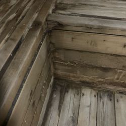 Covenant Health Fitness Center - Filthy men's sauna that does not get cleaned for months