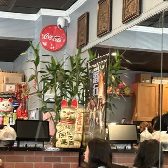 Lam's Kitchen - Order counter - Noodles Near Me - Honolulu, Hawaii