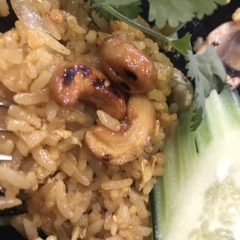 Sip Saam Thai - Pineapple ricewith golden cashews yum yum! - Thai Near Me - Austin, Texas Sip Saam Thai - Pineapple ricewith golden cashews yum yum! - Thai Near Me - Austin, Texas