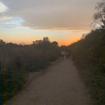 Will Rogers State Historic Park - Trail down at sunset - nice colors - Parks Near Me - Pacific Palisades, California Will Rogers State Historic Park - Trail down at sunset - nice colors - Parks Near Me - Pacific Palisades, California