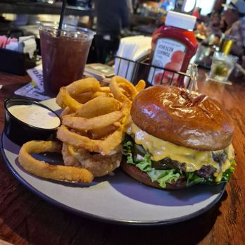 Murray's Saloon & Eatery - Cheeseburger w/onion rings - Karaoke Near Me - Big Bear Lake, California