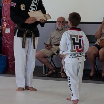 HYO Martial Arts - Yellow belt testing. Board breaking with foot. - Taekwondo Near Me - Temecula, California HYO Martial Arts - Yellow belt testing. Board breaking with foot. - Taekwondo Near Me - Temecula, California
