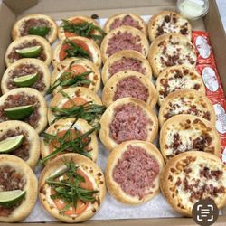 Bigfoot Pizzas - Yummy sfihas that you can't stop eating