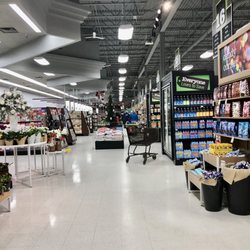 Market 32 By Price Chopper - Market 32 Amsterdam NY. Fairly clean and remodeled.