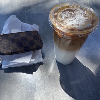 Canvas Coffee - Coconut Caramel Macchiato - Coffee & Tea Near Me - Corona, California