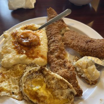 Hyde Park Cafe - Breakfast & Brunch Near Me - Niagara Falls, New York