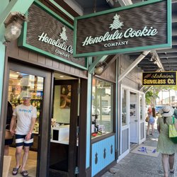 Honolulu Cookie Company - 5/26/22 Exterior, entrance