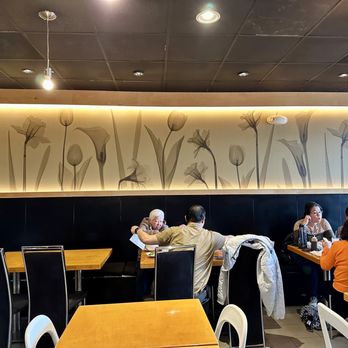 Pholuscious Vietnamese Grill - The inside of the restaurant. - Vietnamese Near Me - Rockville, Maryland Pholuscious Vietnamese Grill - The inside of the restaurant. - Vietnamese Near Me - Rockville, Maryland