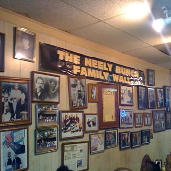 Interstate Barbecue - Neely family photo wall - Barbeque Near Me - Memphis, Tennessee Interstate Barbecue - Neely family photo wall - Barbeque Near Me - Memphis, Tennessee