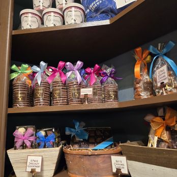 Graham's Chocolate - Candy Stores Near Me - Geneva, Illinois Graham's Chocolate - Candy Stores Near Me - Geneva, Illinois