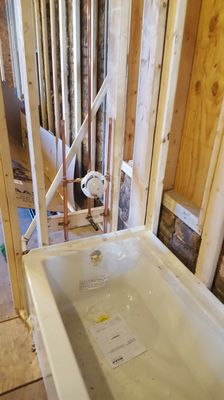 Yunke's Plumbing Logo