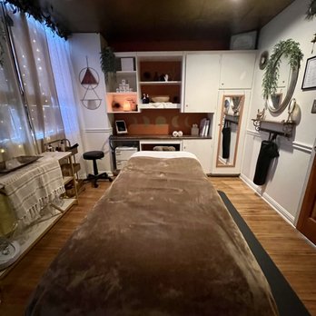 Moonstone Massage & Wellness - Massage Therapy Room - Massage Near Me - Reno, Nevada Moonstone Massage & Wellness - Massage Therapy Room - Massage Near Me - Reno, Nevada